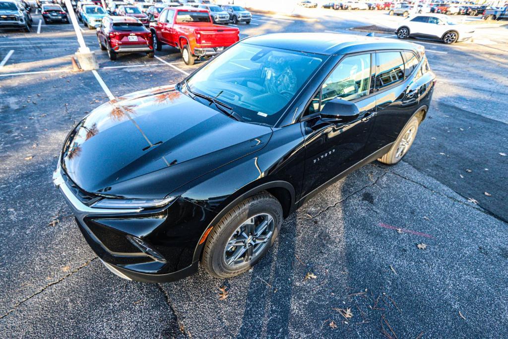 new 2025 Chevrolet Blazer car, priced at $32,101