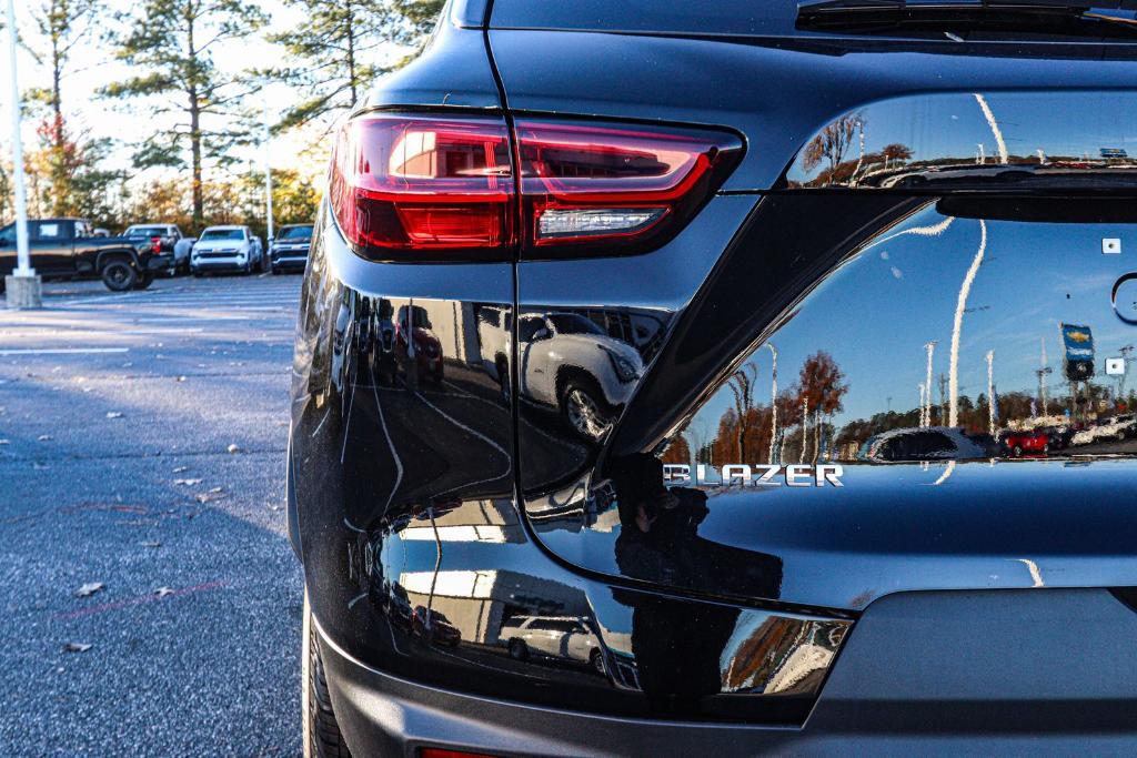 new 2025 Chevrolet Blazer car, priced at $32,101