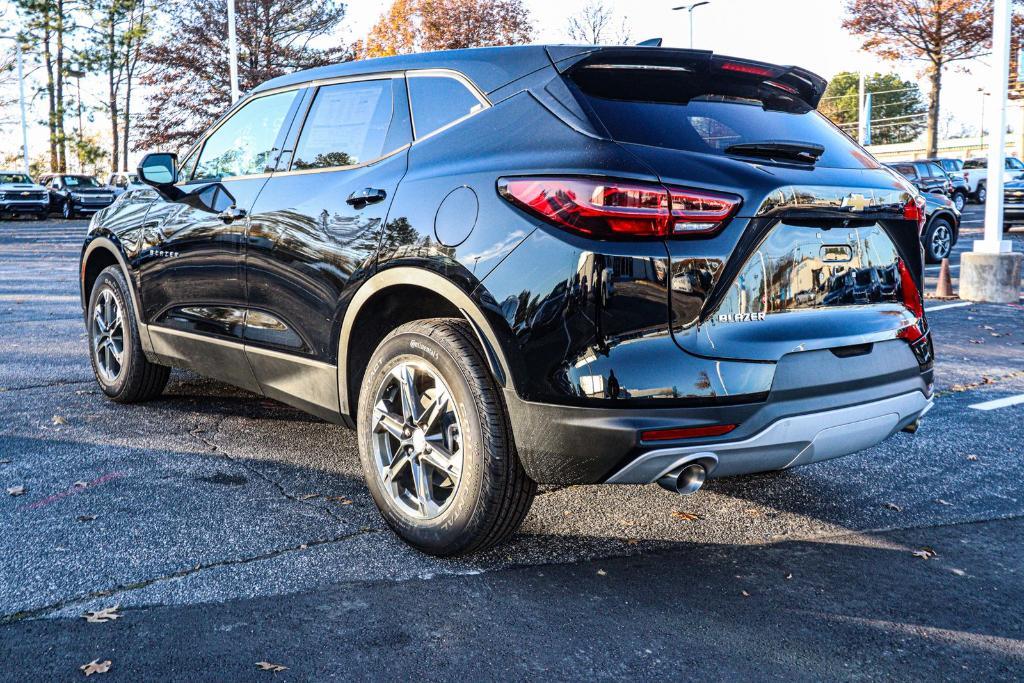 new 2025 Chevrolet Blazer car, priced at $32,101