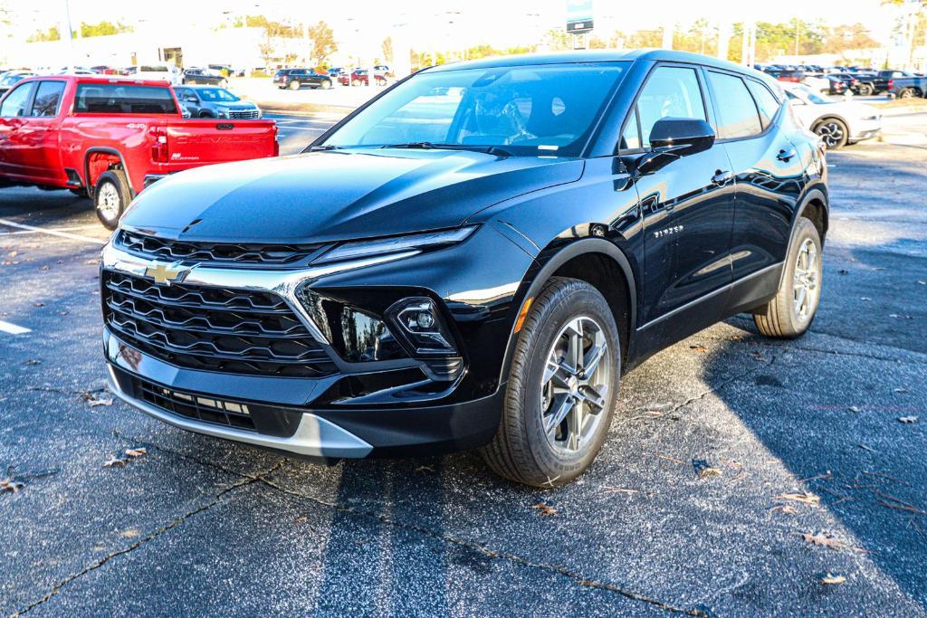 new 2025 Chevrolet Blazer car, priced at $32,101