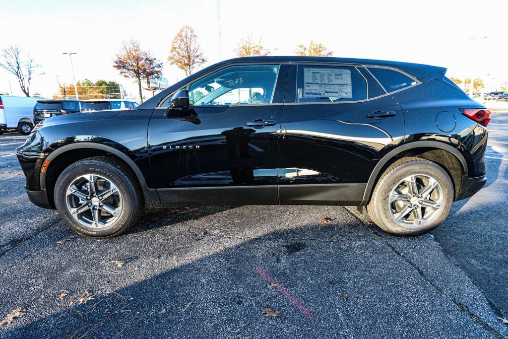 new 2025 Chevrolet Blazer car, priced at $32,101