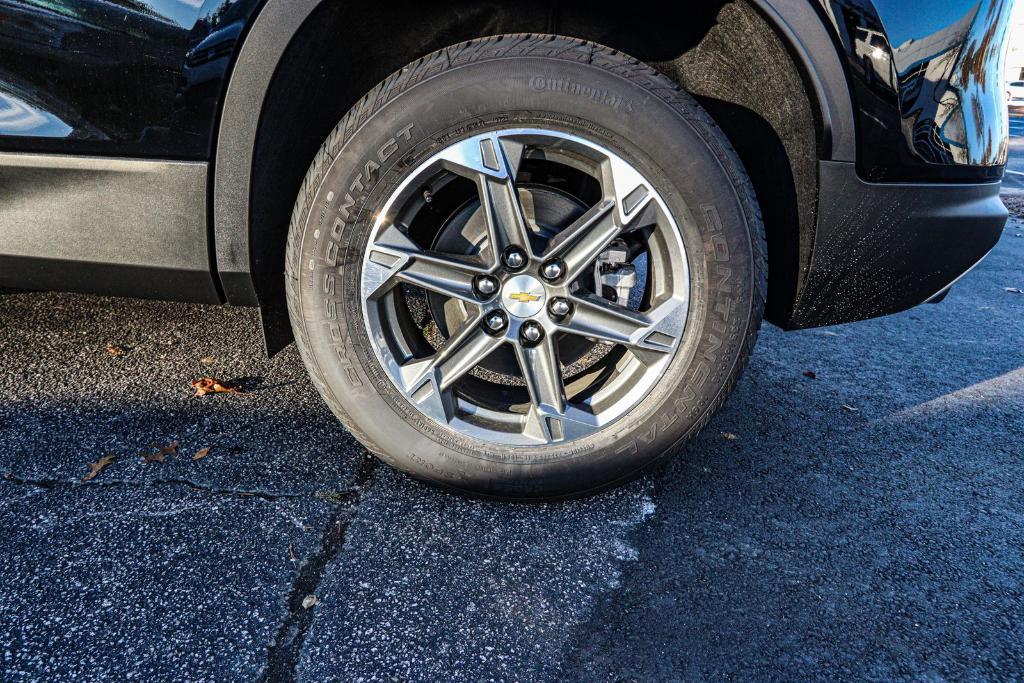 new 2025 Chevrolet Blazer car, priced at $32,101