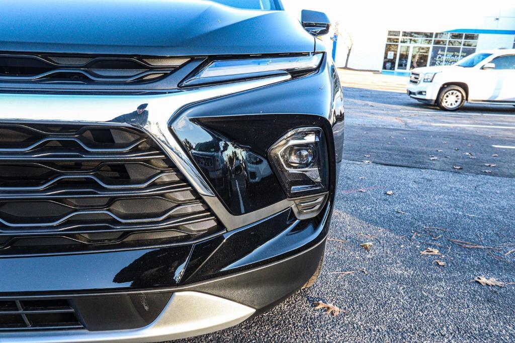 new 2025 Chevrolet Blazer car, priced at $32,101