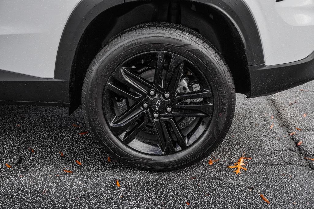 new 2026 Chevrolet Trax car, priced at $27,276