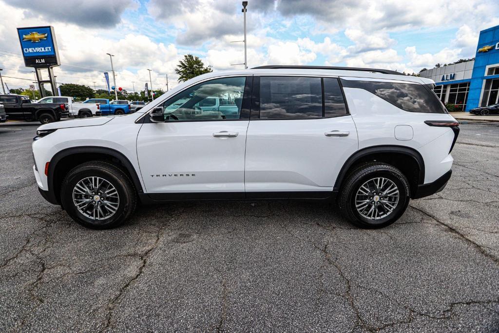 new 2025 Chevrolet Traverse car, priced at $42,392