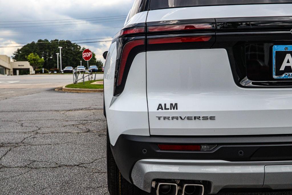 new 2025 Chevrolet Traverse car, priced at $42,392