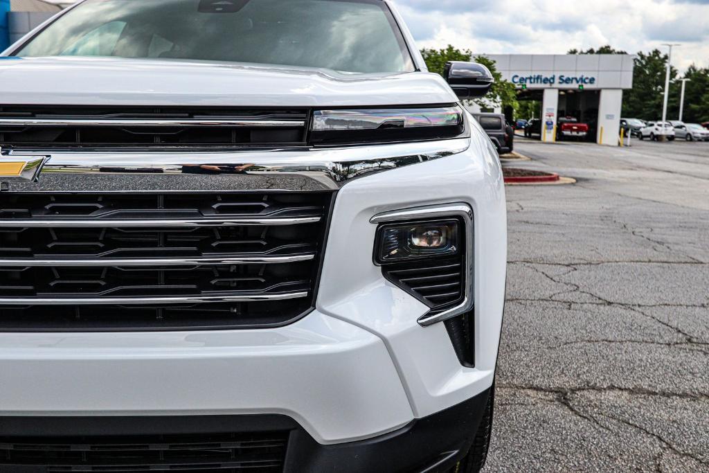 new 2025 Chevrolet Traverse car, priced at $42,392