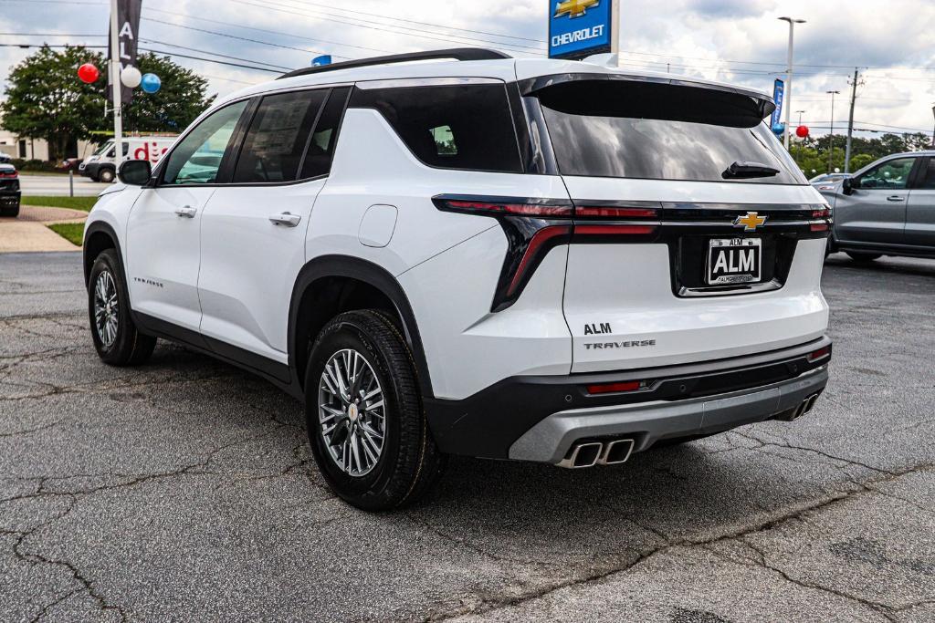 new 2025 Chevrolet Traverse car, priced at $42,392