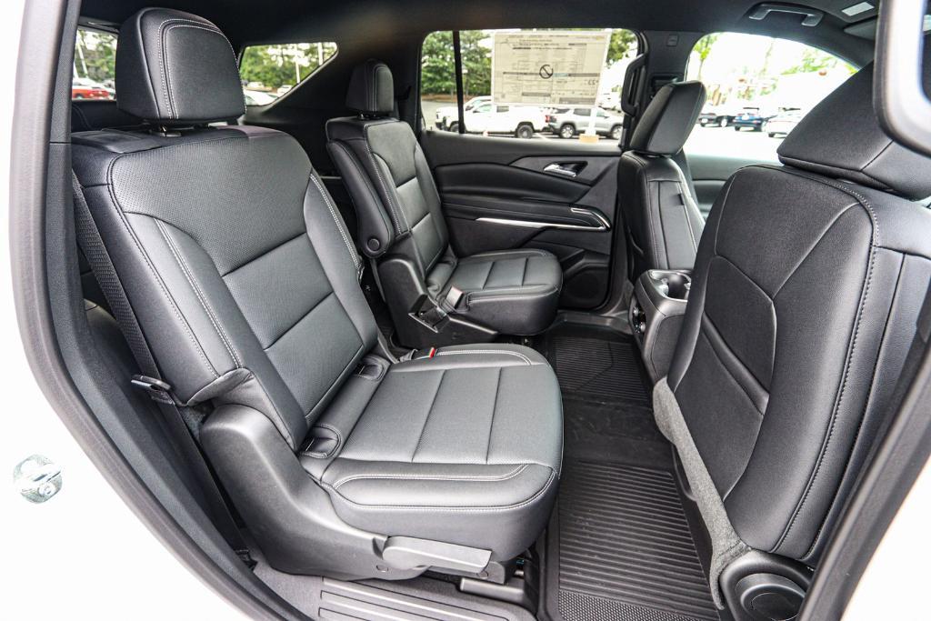 new 2025 Chevrolet Traverse car, priced at $42,392