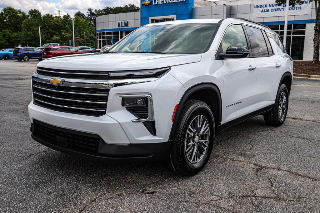 new 2025 Chevrolet Traverse car, priced at $42,392