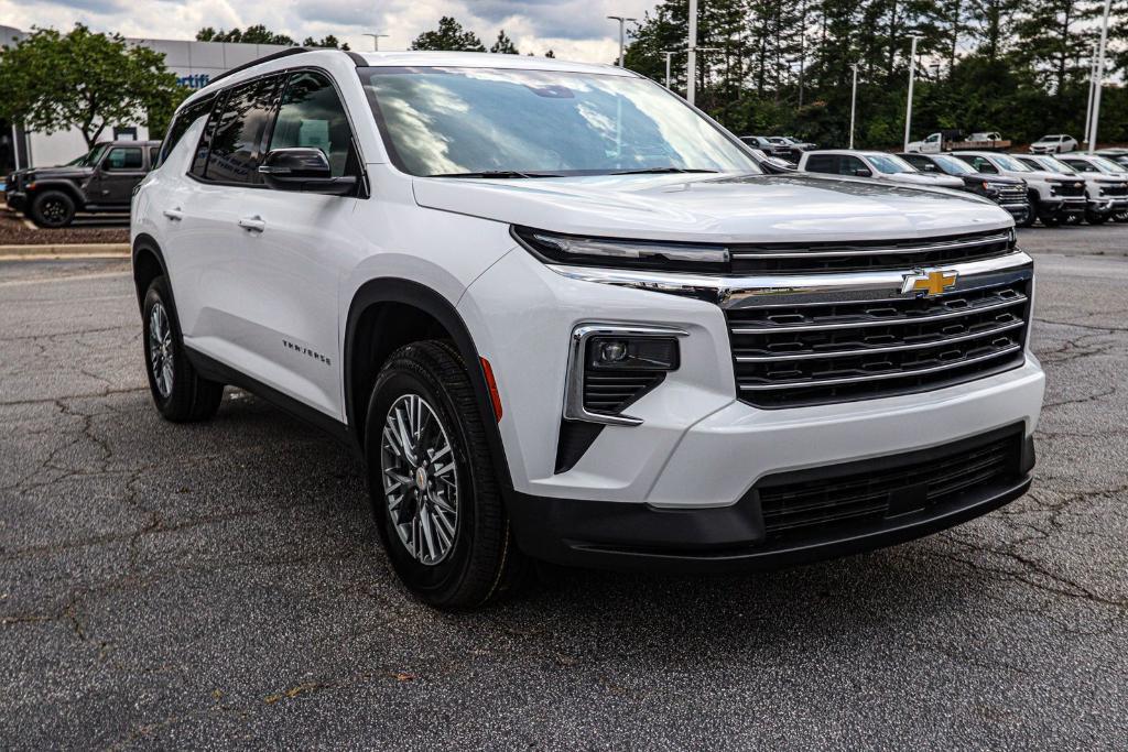 new 2025 Chevrolet Traverse car, priced at $42,392