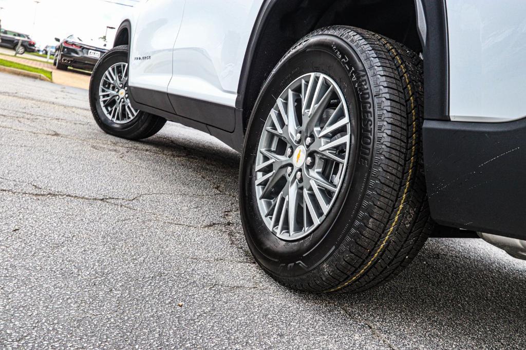 new 2025 Chevrolet Traverse car, priced at $42,392