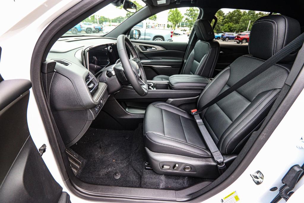 new 2025 Chevrolet Traverse car, priced at $42,392