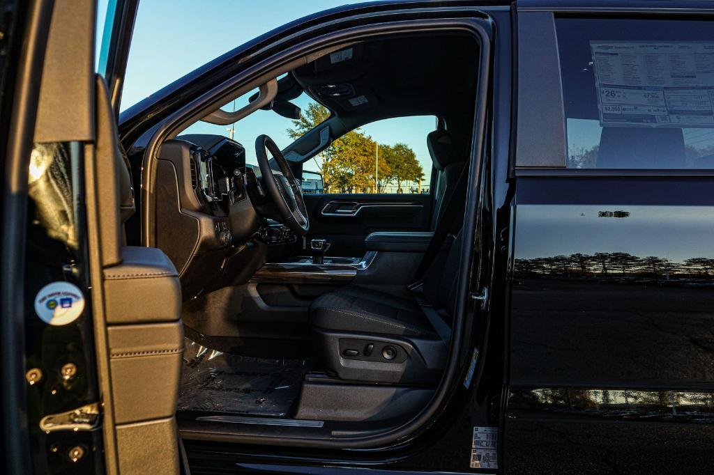 new 2025 Chevrolet Silverado 1500 car, priced at $47,586