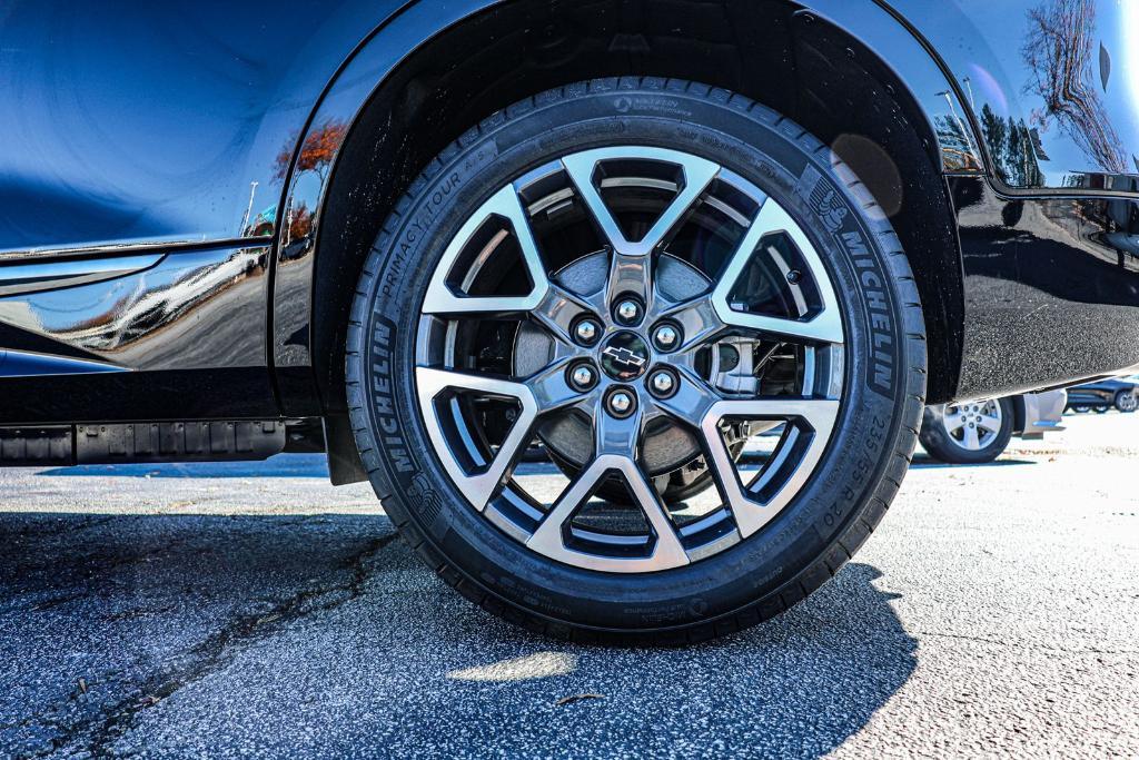 new 2025 Chevrolet Blazer car, priced at $40,543