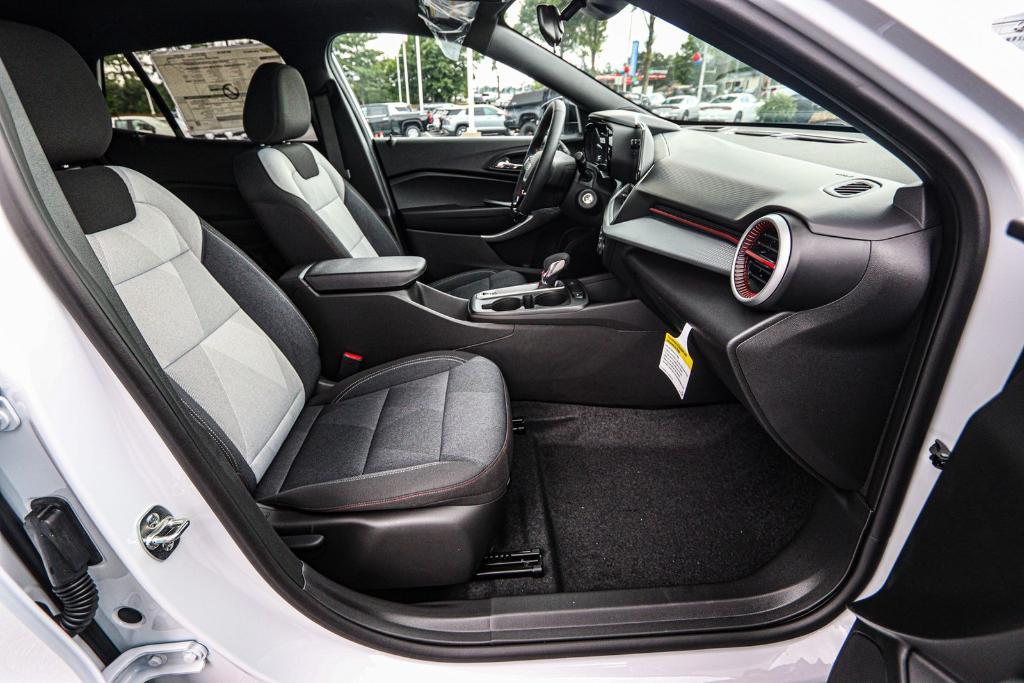 new 2025 Chevrolet Trax car, priced at $24,940