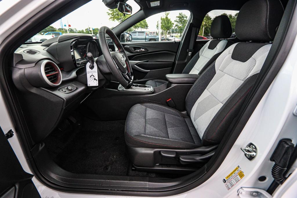 new 2025 Chevrolet Trax car, priced at $24,940