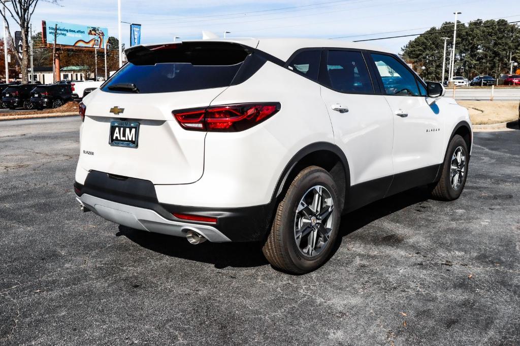 new 2025 Chevrolet Blazer car, priced at $34,101