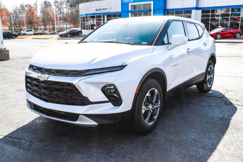 new 2025 Chevrolet Blazer car, priced at $34,101