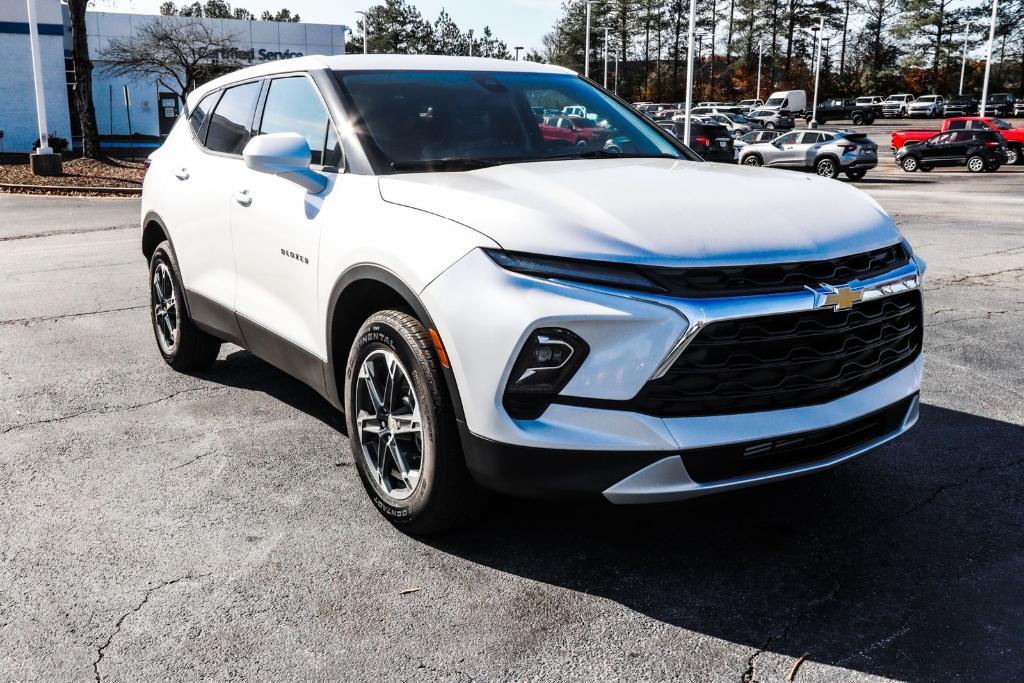 new 2025 Chevrolet Blazer car, priced at $34,101