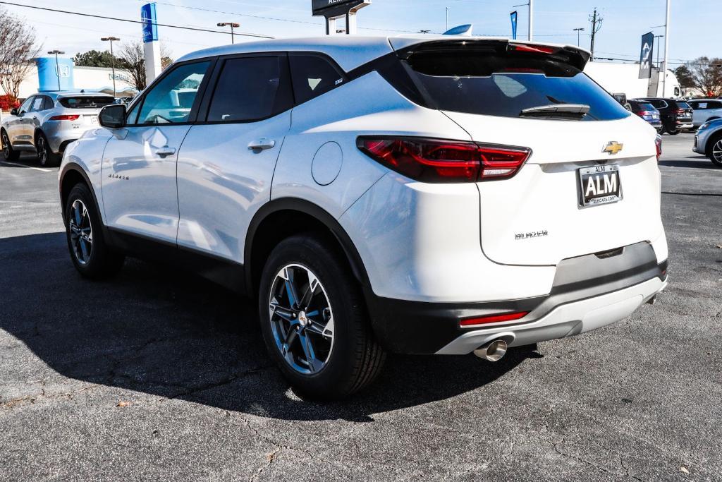 new 2025 Chevrolet Blazer car, priced at $34,101