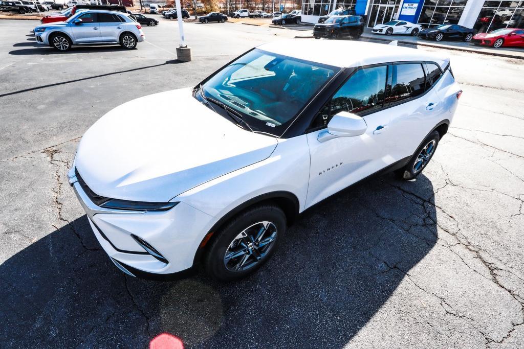 new 2025 Chevrolet Blazer car, priced at $34,101