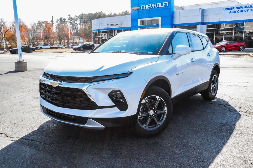 new 2025 Chevrolet Blazer car, priced at $34,101