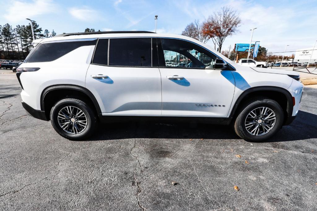 new 2025 Chevrolet Traverse car, priced at $42,890