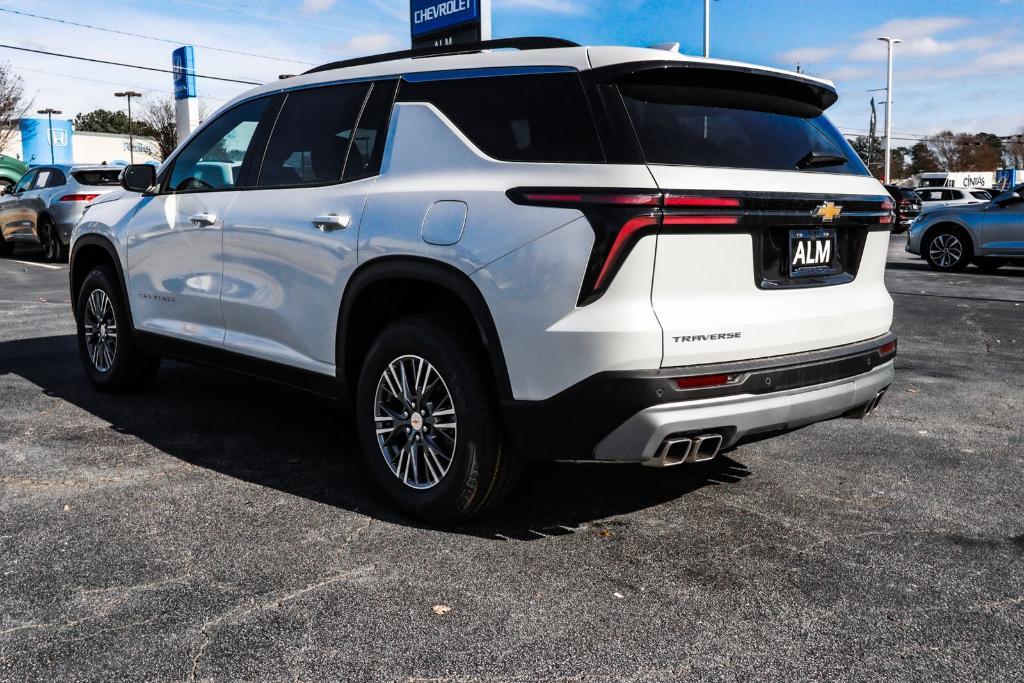 new 2025 Chevrolet Traverse car, priced at $42,890