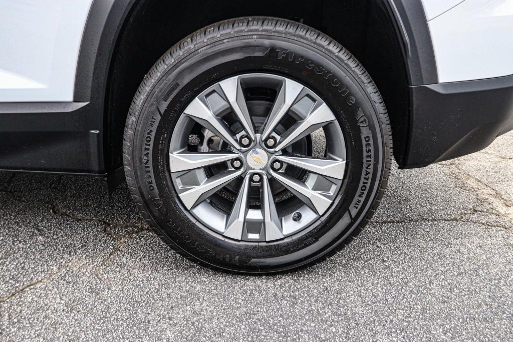 new 2026 Chevrolet Equinox car, priced at $30,245