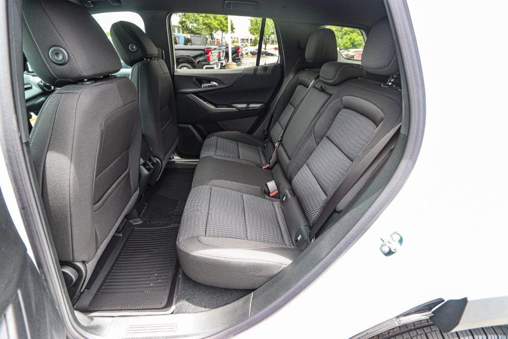 new 2026 Chevrolet Equinox car, priced at $30,245