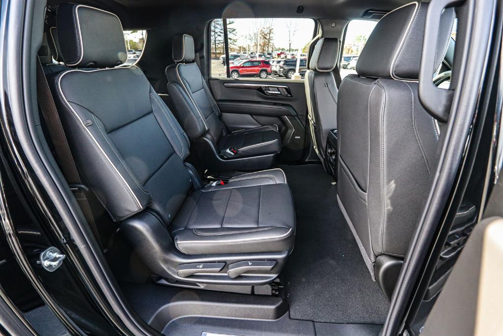 new 2025 Chevrolet Suburban car, priced at $79,824