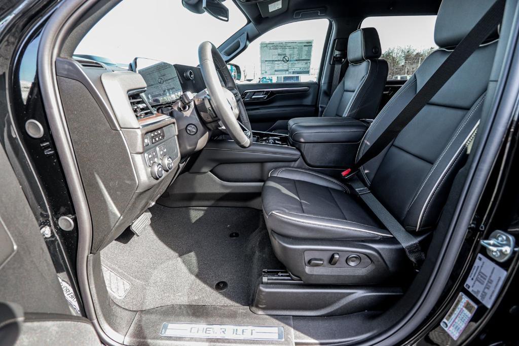 new 2025 Chevrolet Suburban car, priced at $79,824