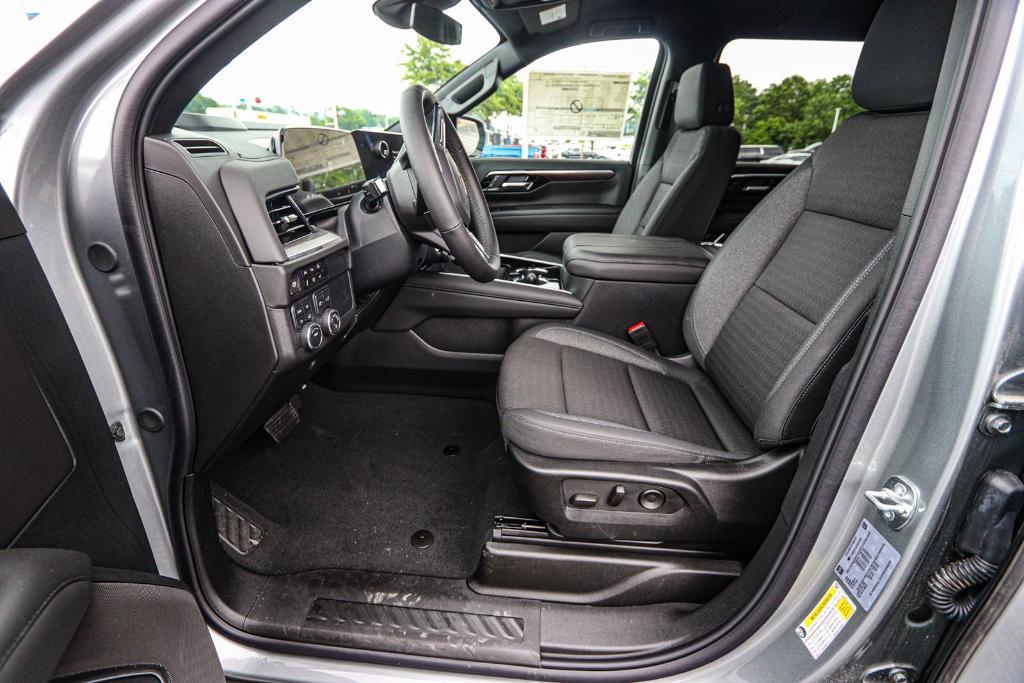new 2025 Chevrolet Suburban car, priced at $66,994
