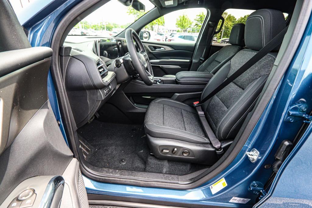new 2025 Chevrolet Traverse car, priced at $41,694