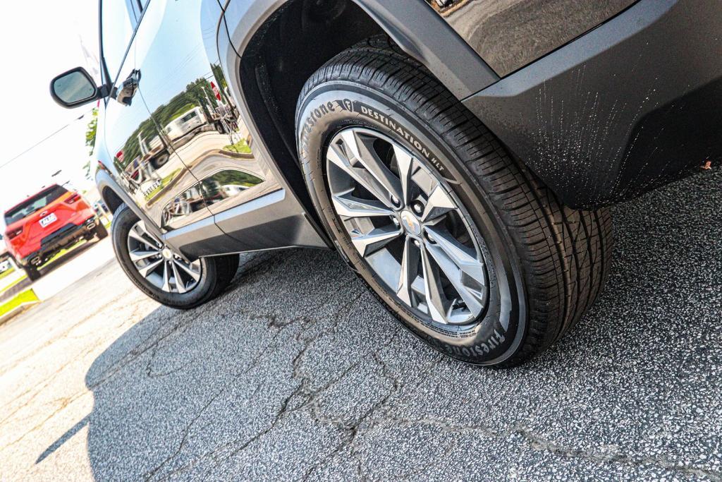 new 2026 Chevrolet Equinox car, priced at $30,290