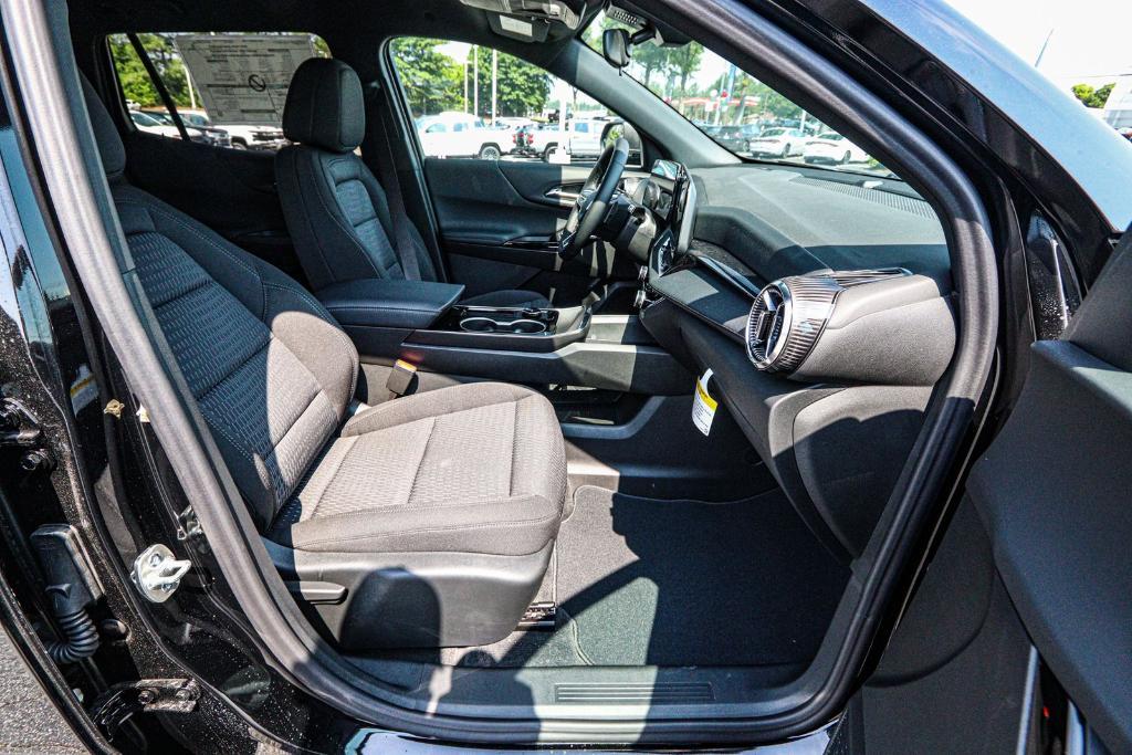 new 2026 Chevrolet Equinox car, priced at $30,290