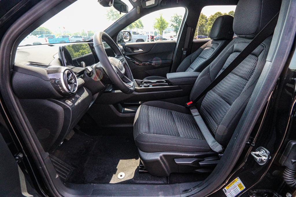 new 2026 Chevrolet Equinox car, priced at $30,290