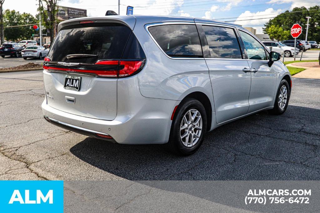 used 2024 Chrysler Pacifica car, priced at $27,420