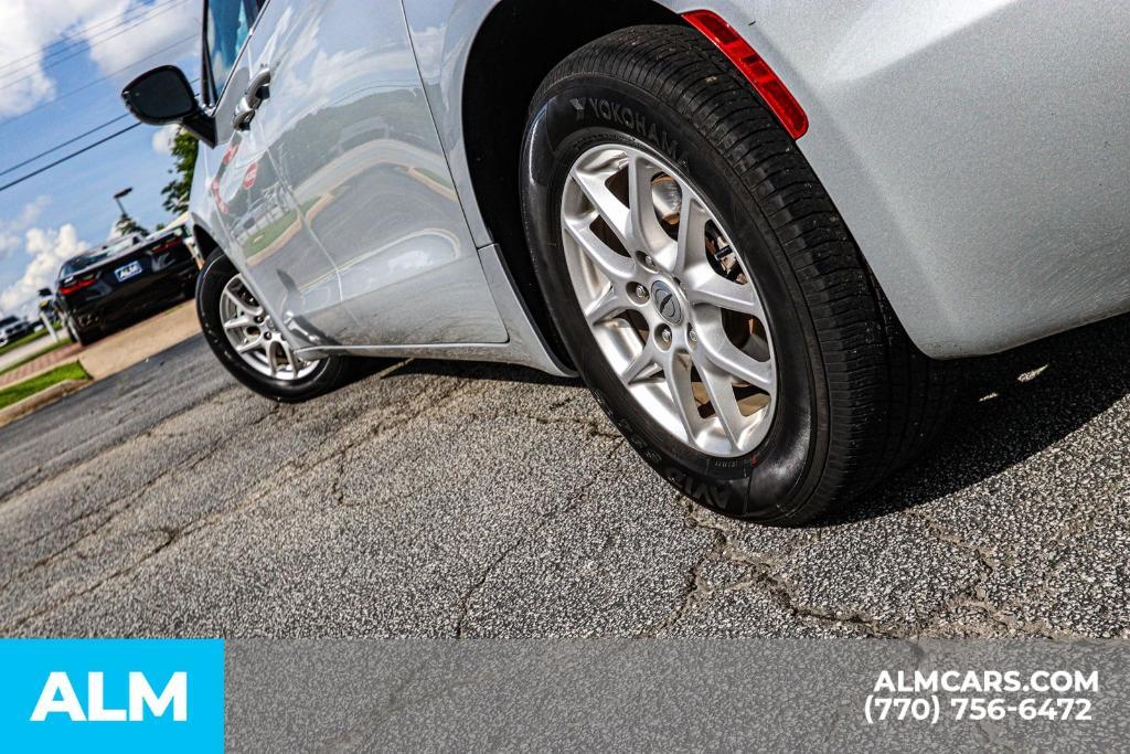 used 2024 Chrysler Pacifica car, priced at $27,420