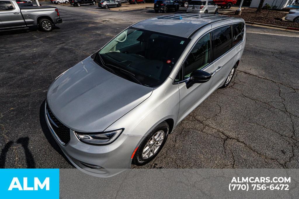 used 2024 Chrysler Pacifica car, priced at $27,420