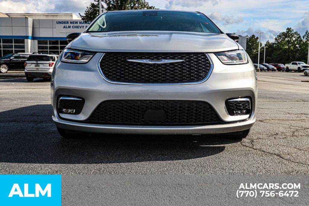 used 2024 Chrysler Pacifica car, priced at $27,420