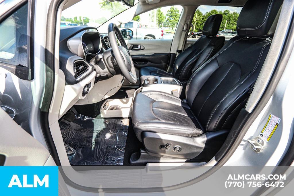 used 2024 Chrysler Pacifica car, priced at $27,420
