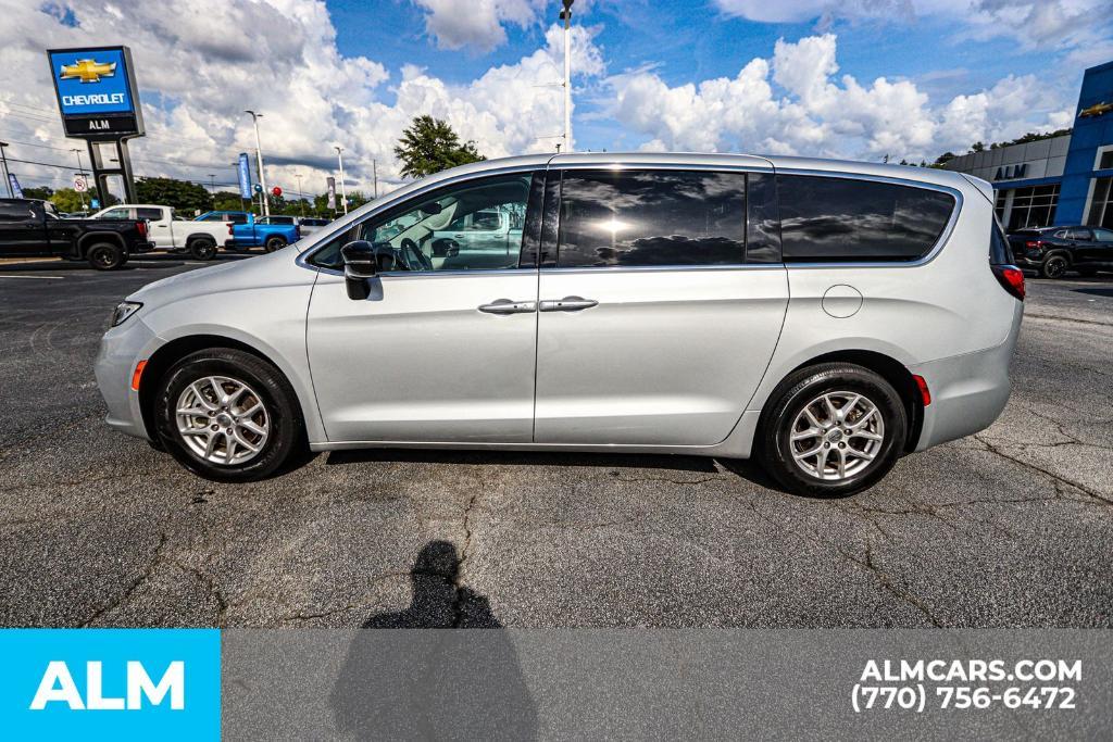 used 2024 Chrysler Pacifica car, priced at $27,420