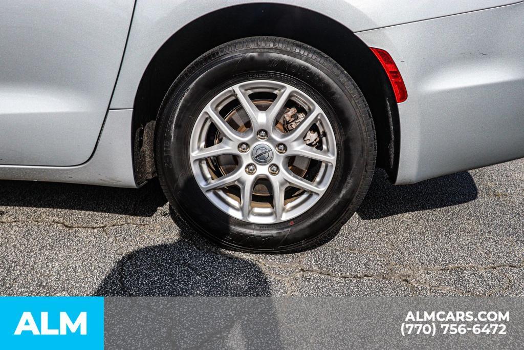 used 2024 Chrysler Pacifica car, priced at $27,420