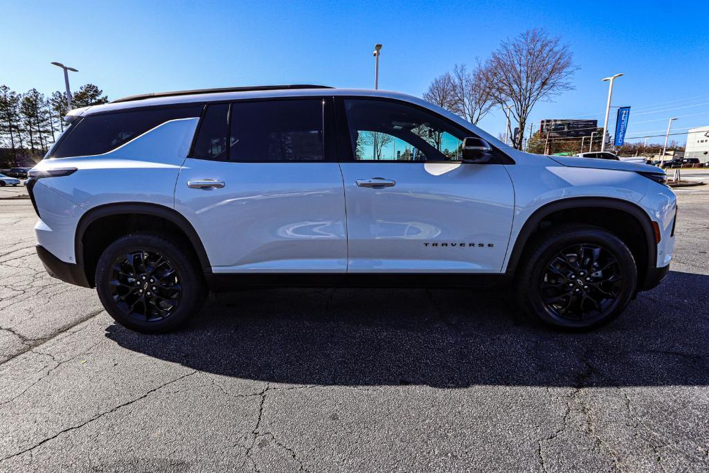 new 2025 Chevrolet Traverse car, priced at $48,114