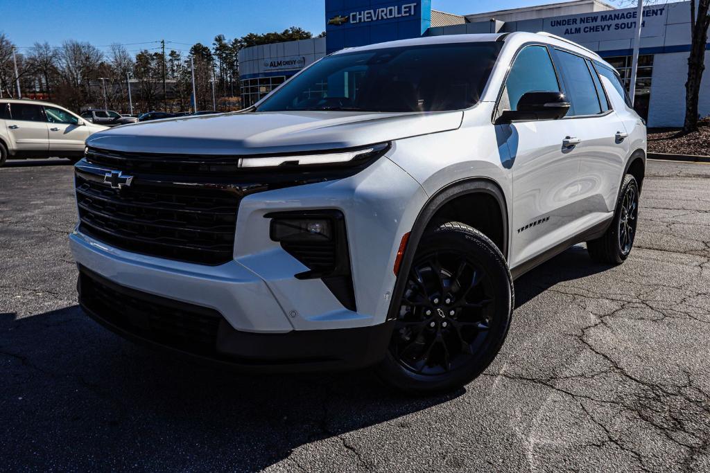 new 2025 Chevrolet Traverse car, priced at $48,114