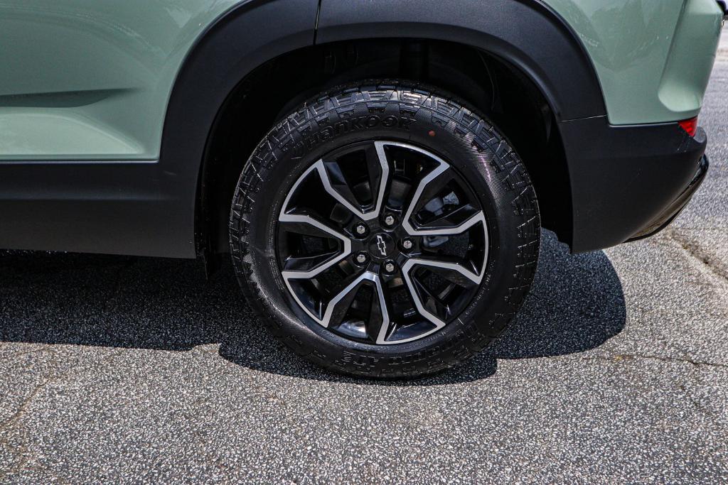 new 2025 Chevrolet TrailBlazer car, priced at $28,872