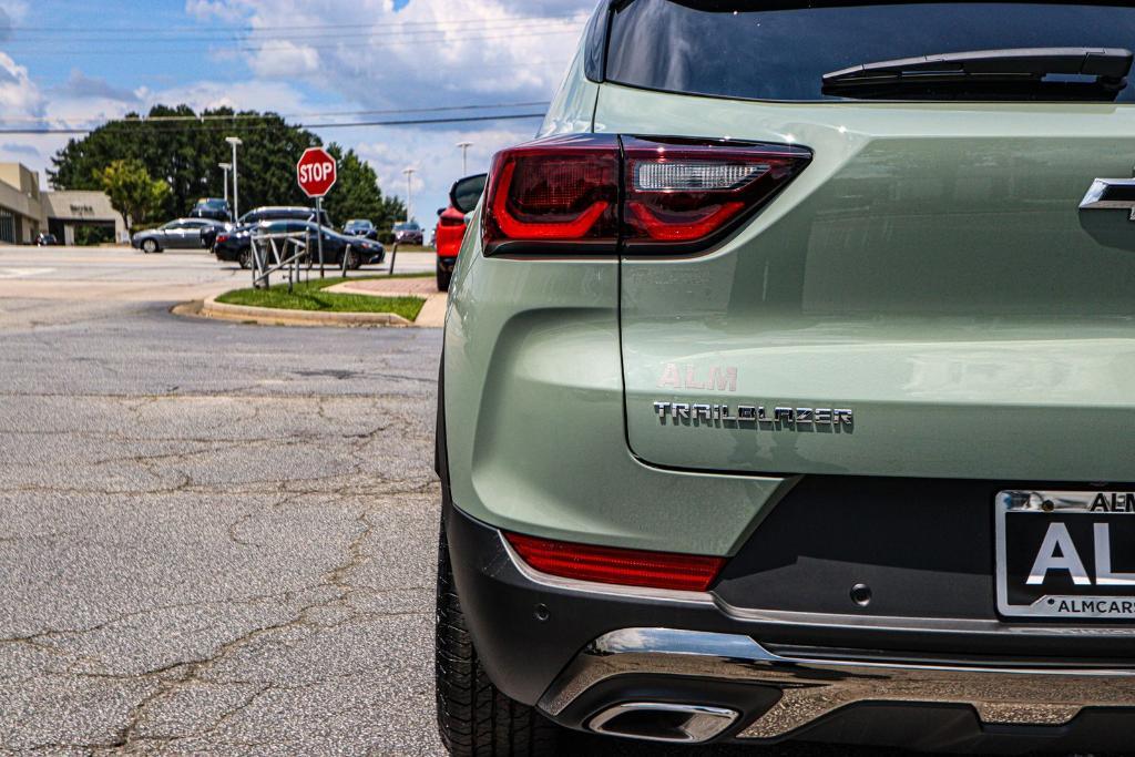 new 2025 Chevrolet TrailBlazer car, priced at $28,872