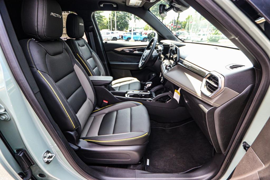 new 2025 Chevrolet TrailBlazer car, priced at $28,872